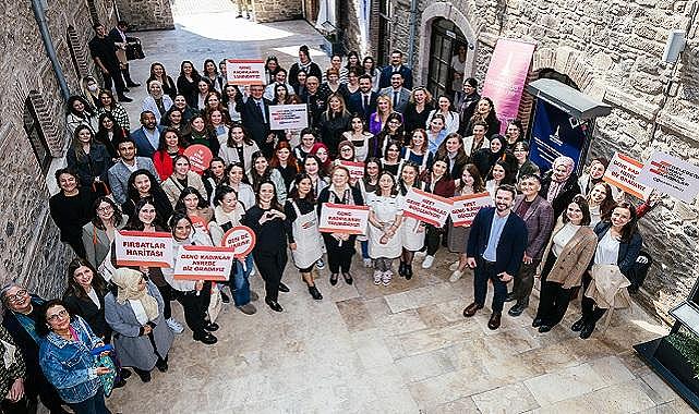 Güler Sabancı ''İzmir'de 'Ben de varım, buradayım' diyen genç kadınlarla buluştu''