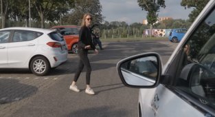 Bu araç - Kalp krizi gibi ACİL durumlarda güvenli bir şekilde otomatik olarak duruyor!