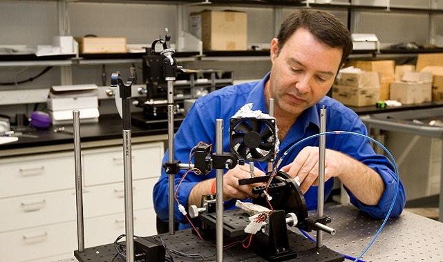 Mars'ın görüntülerini dünyaya ulaştıran kameraları tasarlayan Arizona State Üniversitesi'nden Dr. Jim Bell: Dünya 'insan türünün...