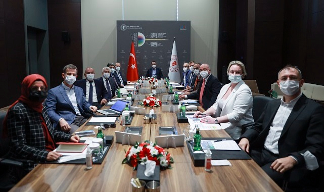 Enerji Bakanı Dönmez 'Elektrik üretim - Dağıtım - Ticaret ve Yenilenebilir ENERJİ sektör temsilcileriyle' bir araya geldi!