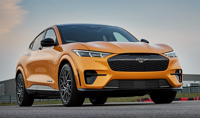 Tam elektrikli Ford için 'Terzi İşi' lastik - PIRELLI üretti!