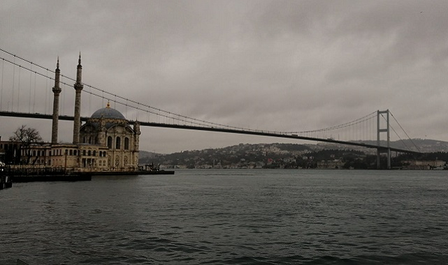 Petrolden savaş gemilerine 'Boğaz trafiğini düzenleyen Montrö Sözleşmesini' okudunuz mu?