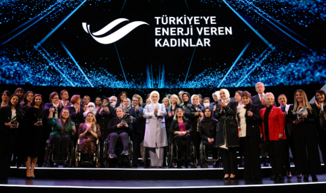 "Türkiye'ye Enerji Veren Kadınlar" ödüllerini aldı