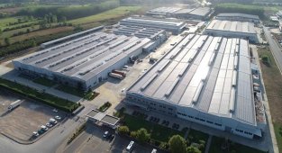 Daikin - Çatısındaki GÜNEŞ enerjisi santrali ile elektrik ihtiyacının yüzde 90'ını karşılıyor!