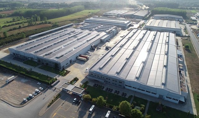 Daikin - Çatısındaki GÜNEŞ enerjisi santrali ile elektrik ihtiyacının yüzde 90'ını karşılıyor!