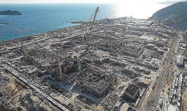 Akkuyu NGS'nin 1'inci ünitesine ait türbin binasında ilk köprülü vincin montajına başlandı