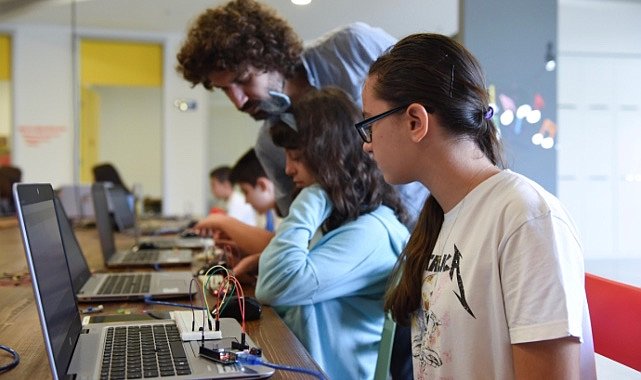 Elektrik Kesintisi Projesi'de ödül aldı  - BSH TÜRKİYE'NİN Bİ'FİKRİM VAR YARIŞMASI!