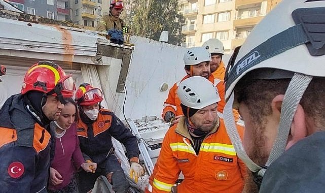 BOTAŞ International - Ekiplerimiz '6 aylık bebeği ve annesini' 29 saat sonra enkazdan sağ olarak çıkardı'