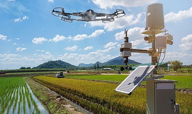 GÜNEŞ panelleri ile elektrik üretip depolama ile ELEKTRİKLİ traktörler şarj edilebilir!