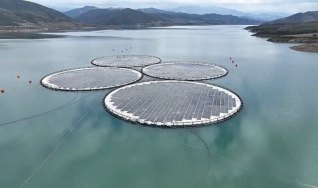 HES'de ''Yüzer Güneş Santrali'' ile elektrik üretiyor!