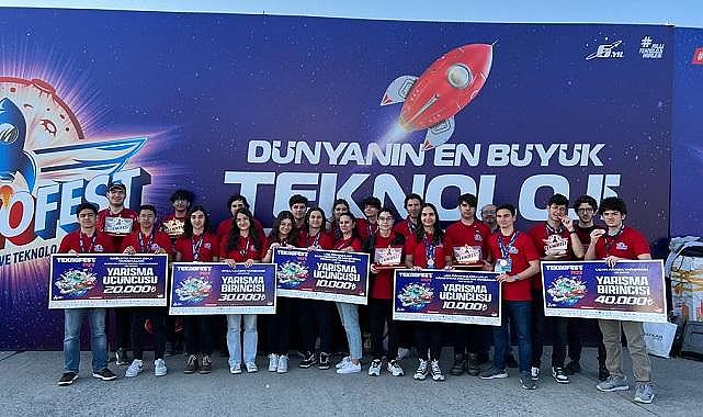 "Uçan Araba" alanında Türkiye Birincisi oldukar!