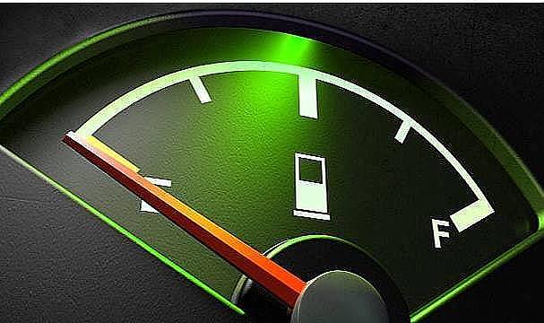 Benzine litrede 2,70 lira ve motorine de 1,37 lira...