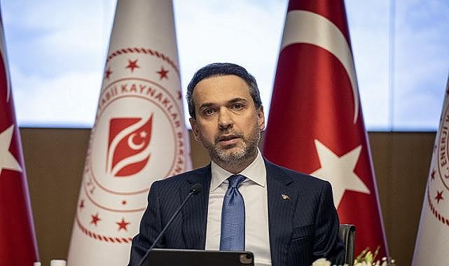 Enerji Bakanı Alparslan bayraktar - Türkiye'nin 2053'e kadar karbon nötr ekonomi olma taahhüdüne dikkat çekti!
