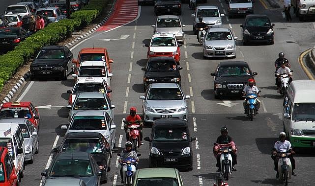 Her iki kişiden biri motosikletin trafikte kolay ulaşım yolu olduğunu düşünüyor - Araştırma!