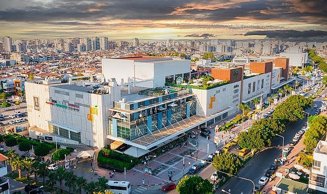 Elektrikli araçlar için ileri teknolojili hızlı şarj istasyonlarıyla Antalya'da...
