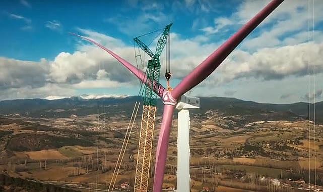 Turkish company paints wind turbine blades purple - Why?