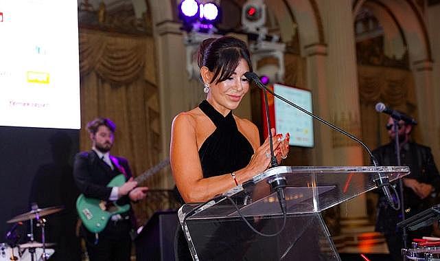 Suzan Sabancı Amerikan Türk Cemiyeti'yle Birlikte ''Cumhuriyetin 100. Yıl Kutlamaları'' için The Plaza Hotel New York'u Kapattı!