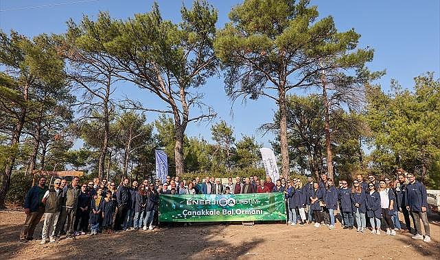 Enerjisa Üretim - Çanakkale'deki Arıcılara Ekipman ve Fidan Desteği!