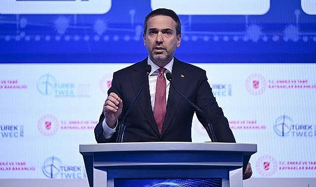 ''RÜZGAR'da 140 milyar dolarlık bir yatırım potansiyelimiz var - Enerji Bakanı Bayraktar!