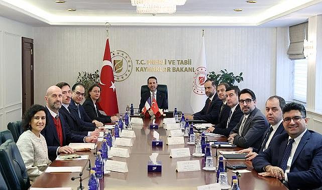 Bakan Bayraktar - ''Yenilenebilir ve nükleer başta olmak üzere enerji dönüşümünü değerlendirdik''