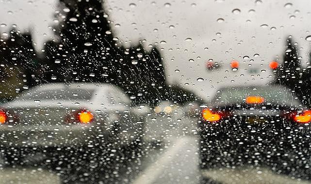 ''Soğuk ve yağışlı havalarda'' güvenli araç nasıl sürülür? - arabamcom hazırladı