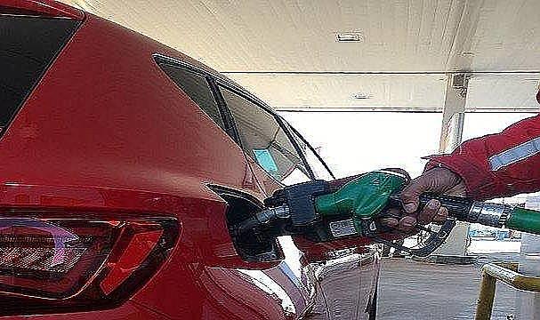 Benzine litre de 1,46 lira…