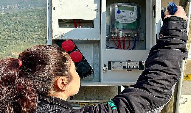 Elektriğe kadın eli değiyor - UEDAŞ!