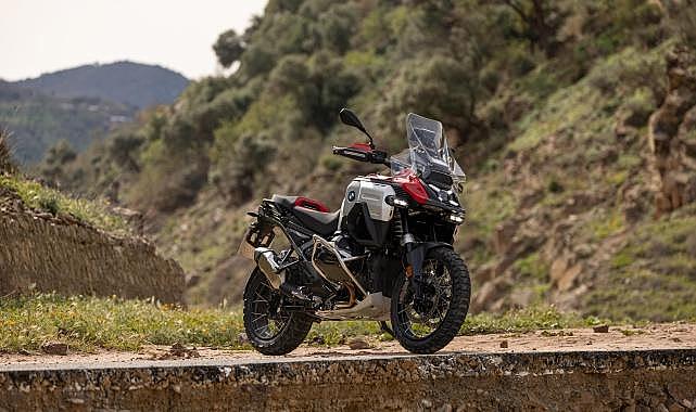 Yeni BMW R 1300 GS Adventure Standartları Yeniden Belirleyecek