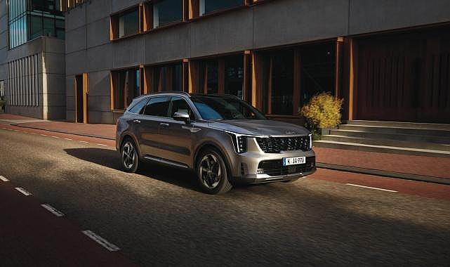 Efsane Kia Sorento yenilenen yüzüyle Türkiye'de