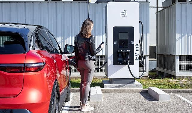 Schneider Electric - EVlink Pro DC 180 kW Hızlı Elektrikli Araç Şarj İstasyonu…