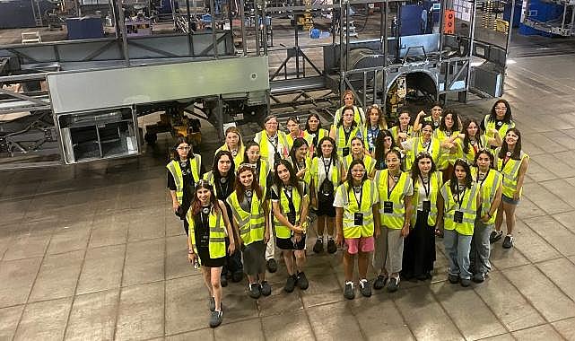 Mercedes-Benz Türk, Yıldız Kızlar’la Geleneksel İstanbul Ziyaretinde Bir Araya Geldi!