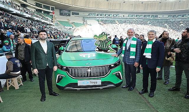 Elektirkli Togg - Tribün ve şort sponsoru oldu!