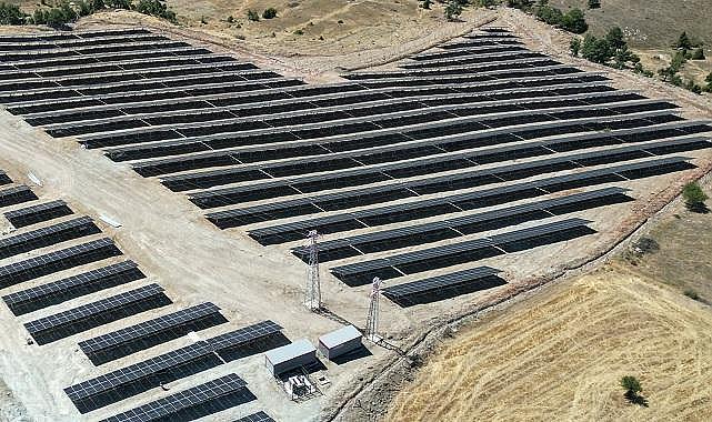 Kendi enerjisini GÜNEŞTEN üretmeye başladı!