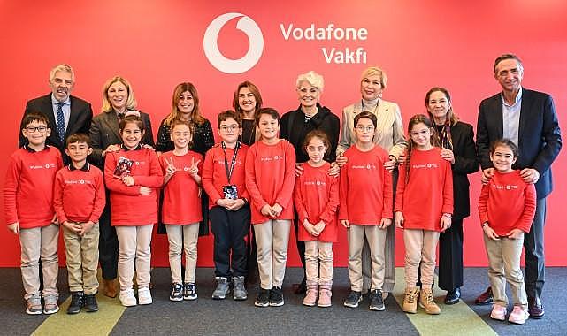 Vodafone Vakfı Danışma Kurulu Üyeleri - Geleceğin yapay zekâ yıldızlarıyla buluştu