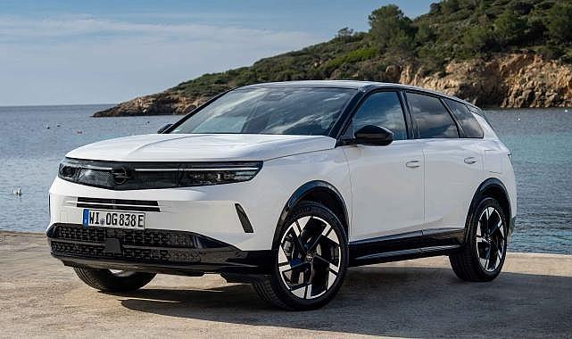Yeni Opel Grandland Plug-in Hybrid 1.115 Km’lik Ultra Uzun Menzil Kat Etti!