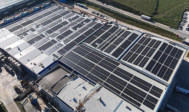 Elektriğinin yüzde 40'ını fabrikalarındaki Yenilenebilir Enerji'den sağlayacak!