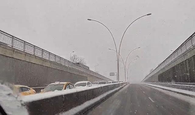Nisan'da Ankara'ya kar yağdı