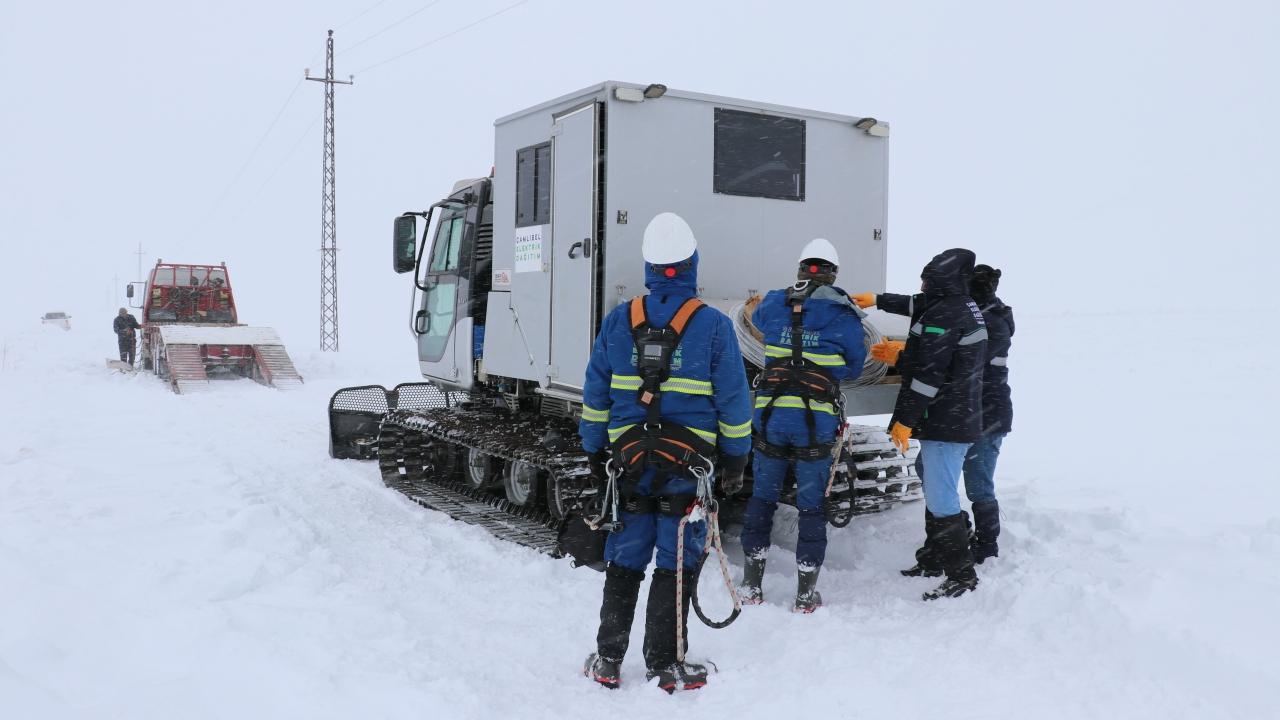 Elektrik ARIZALARI için paletli araçla sahadalar!
