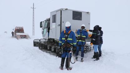 Elektrik ARIZALARI için paletli araçla sahadalar!