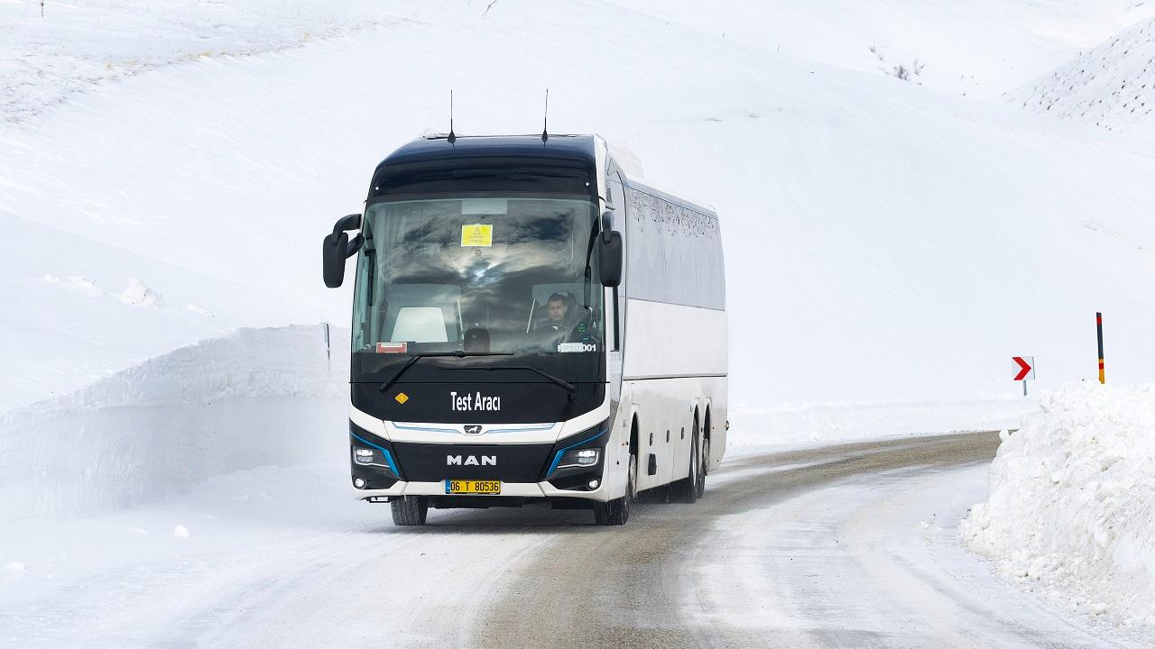 Elektrikli otobüs Erzurum'da 'KAR ve BUZA' meydan okudu!