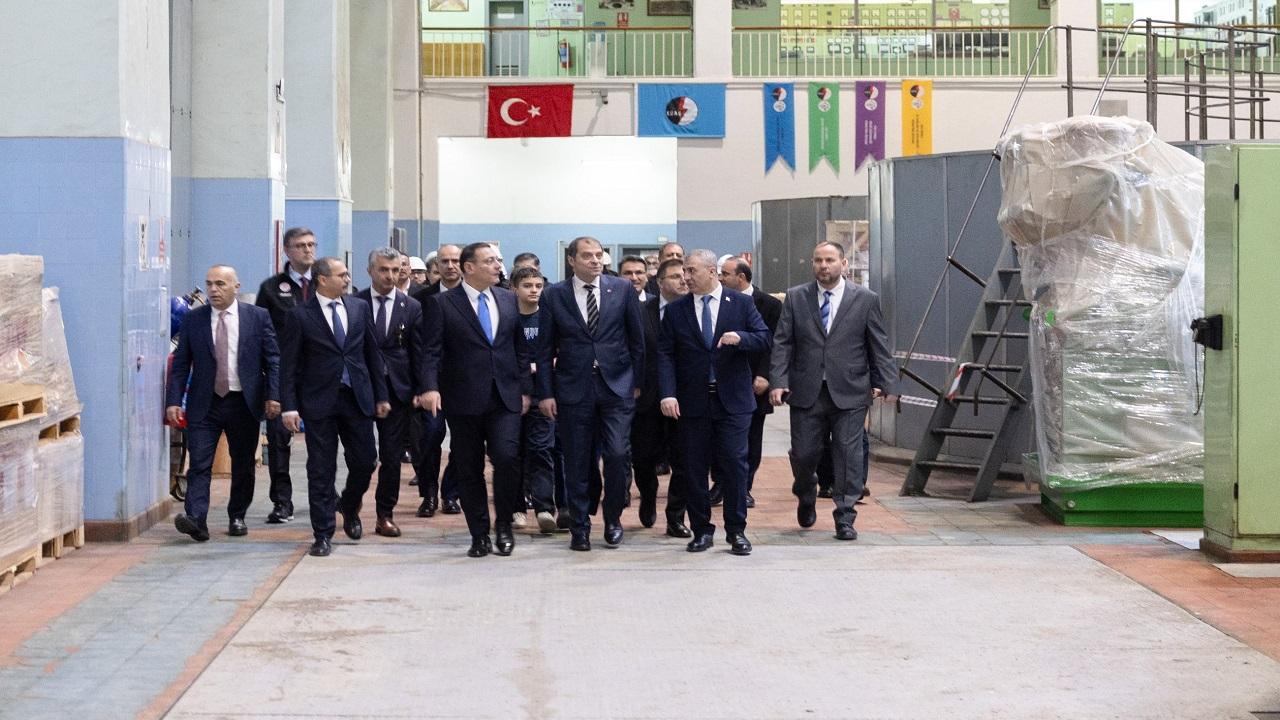 Enerji Bakan Yardımcısı Demircan ve EÜAŞ Genel Müdürü Benli ''Hirfanlı'HES'de çalışanlarla''