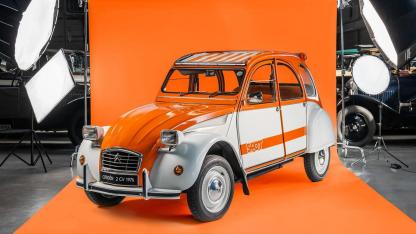 Citroen'in ilk sınırlı üretim modeli 2CV 50. yılını kutluyor