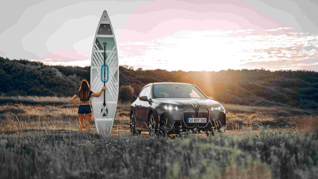 BMW x SipaBoards e-SUP amamen elektrikli motora sahip, kendi kendine şişen