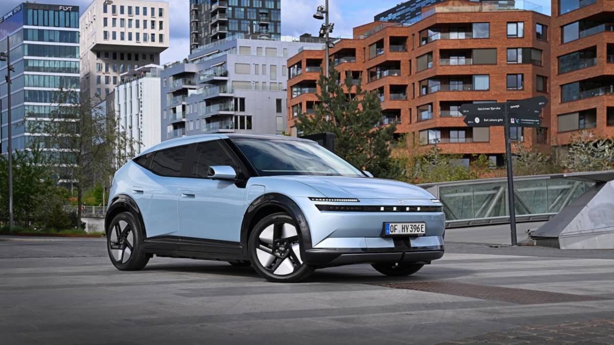 Hyundai YENİ elektrikli hatchback modeli IONIQ 3